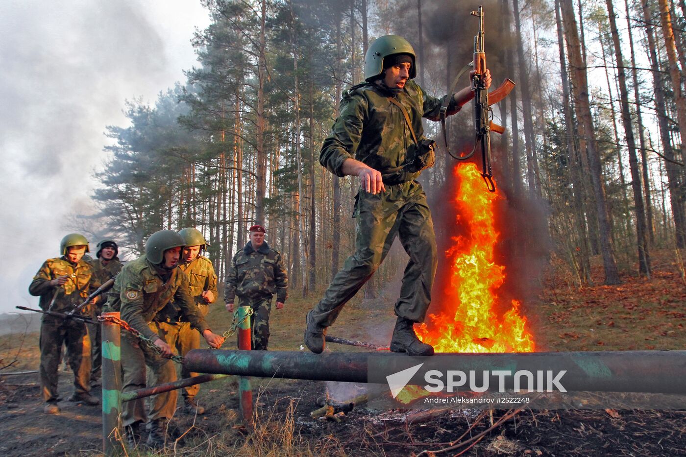 Belarus special forces soldiers take maroon beret test