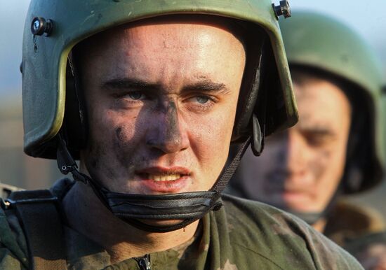 Belarus special forces soldiers take maroon beret test