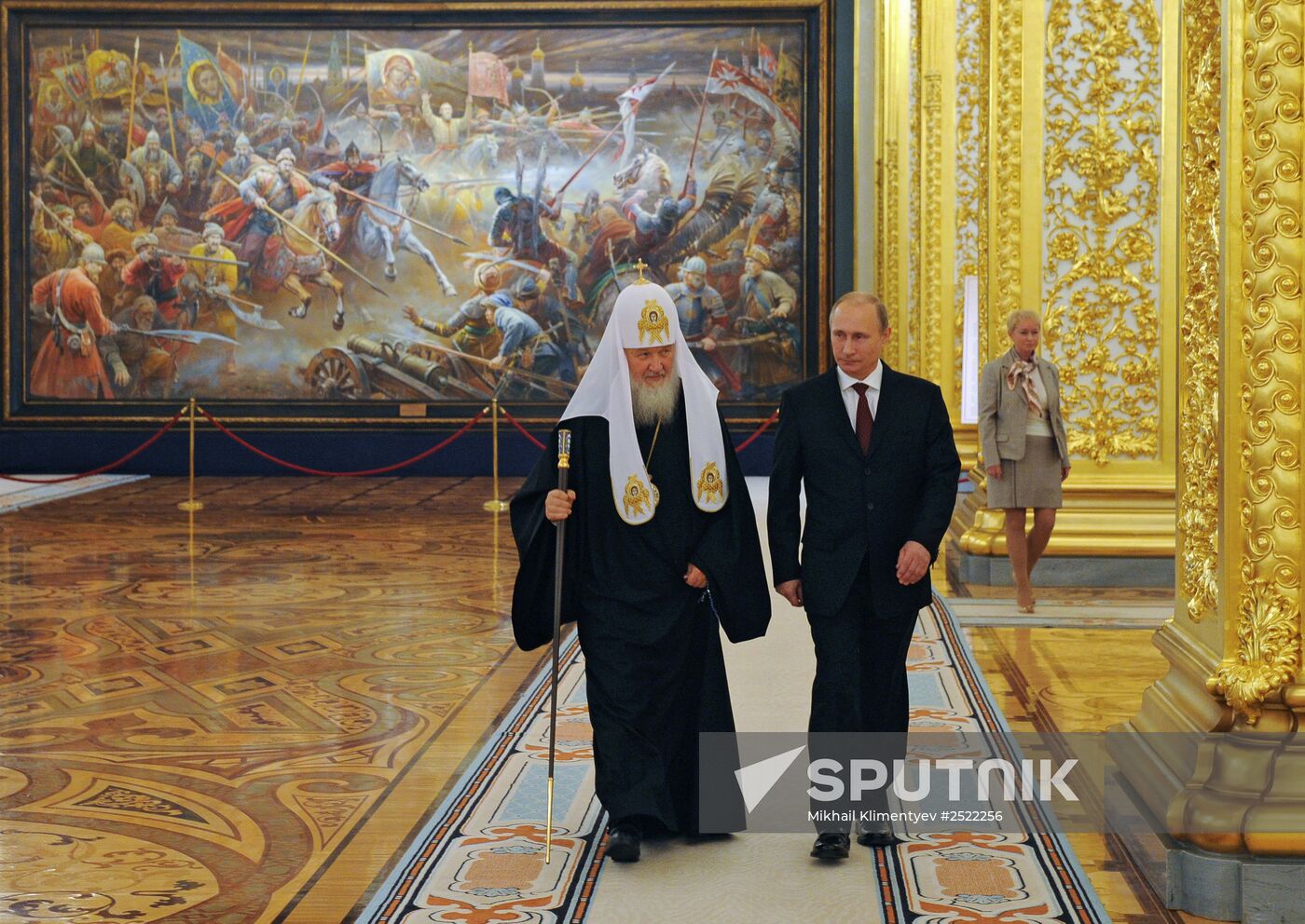 Vladimir Putin presents state awards to foreign citizens