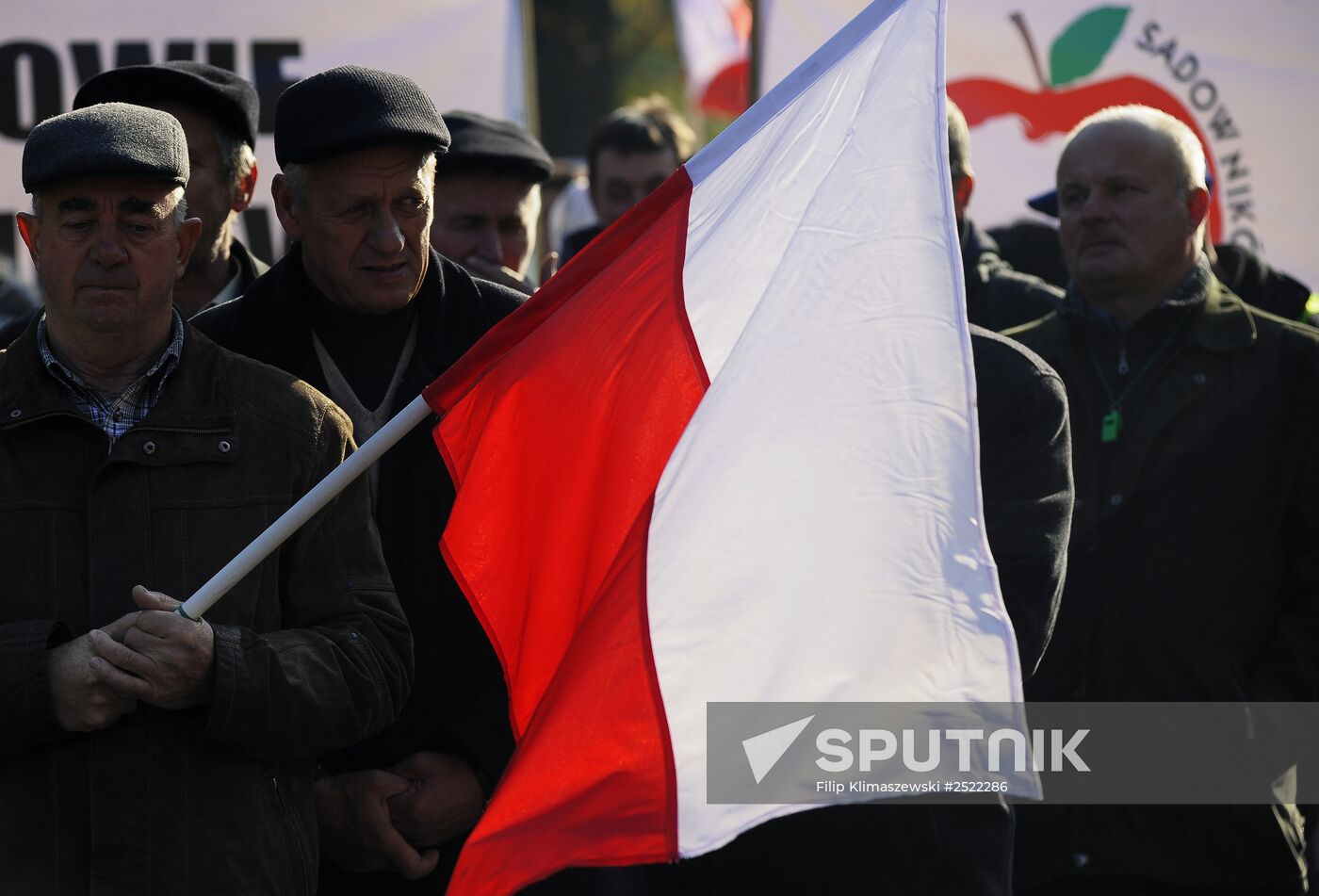 Polish farmers and horticulturists protest in Warsaw