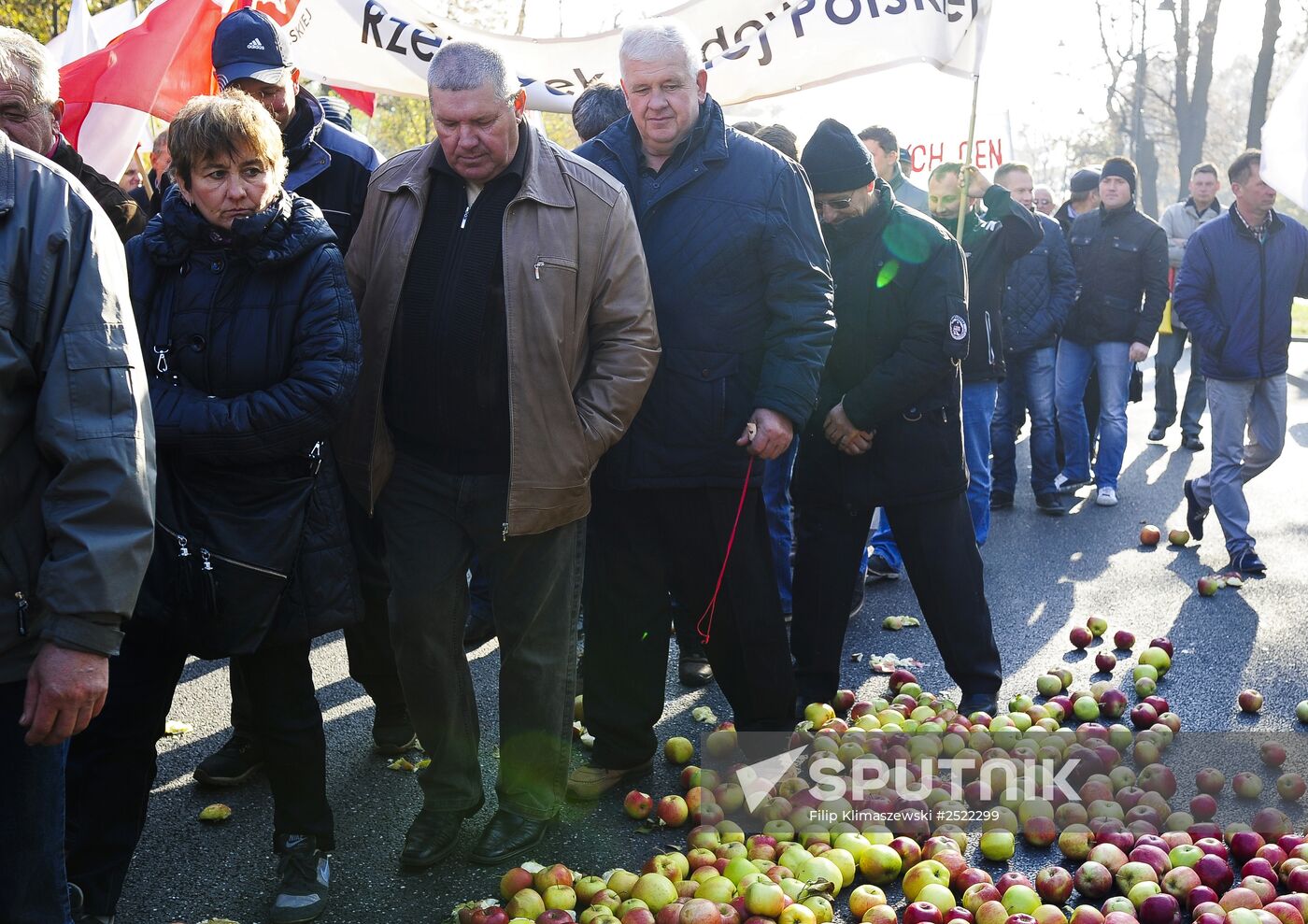 Polish farmers and horticulturists protest in Warsaw