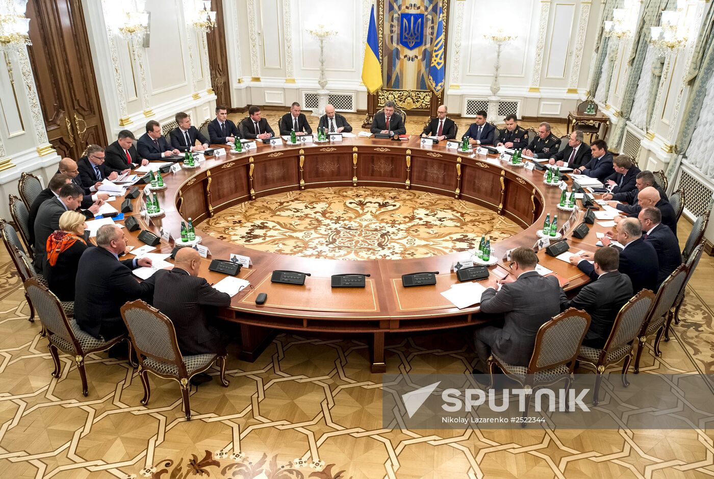 Ukrainian President Poroshenko holds meeting of Security and Defense Council