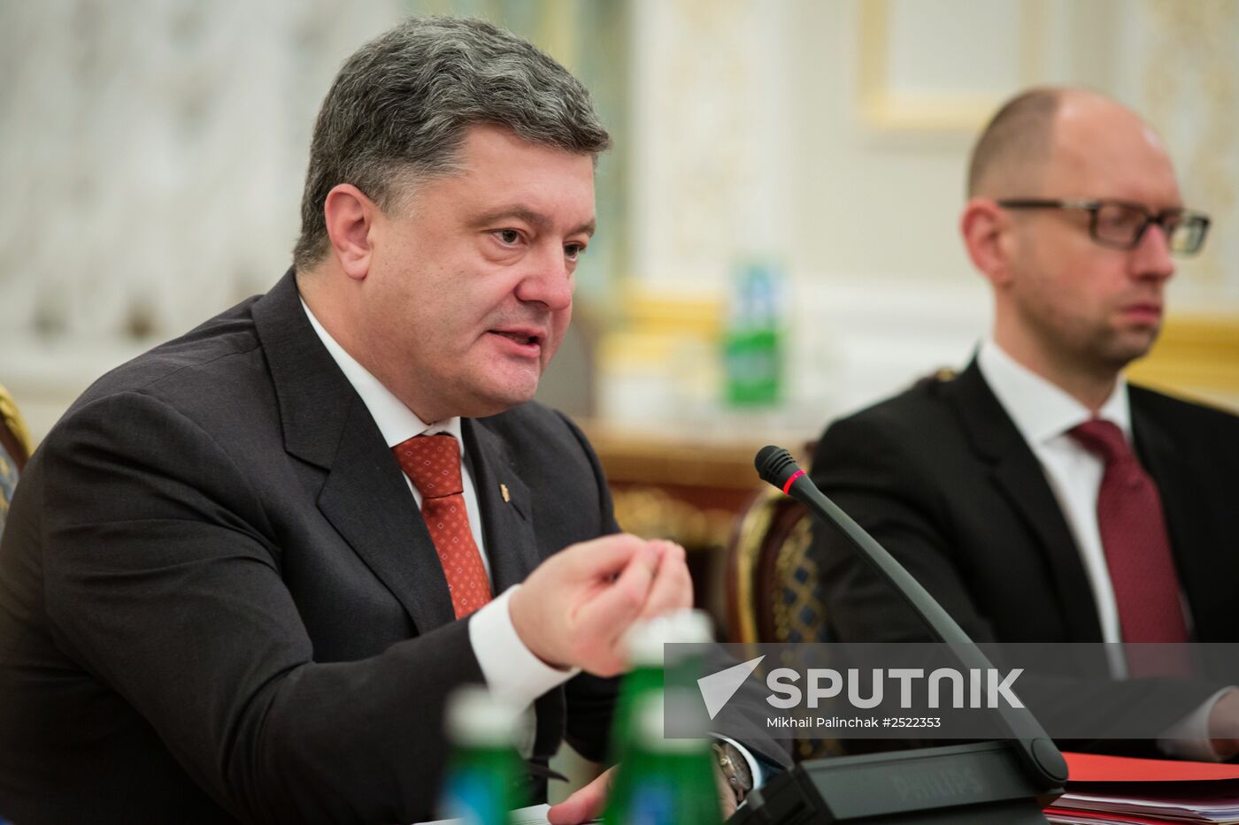 Ukrainian President Poroshenko holds meeting of Security and Defense Council