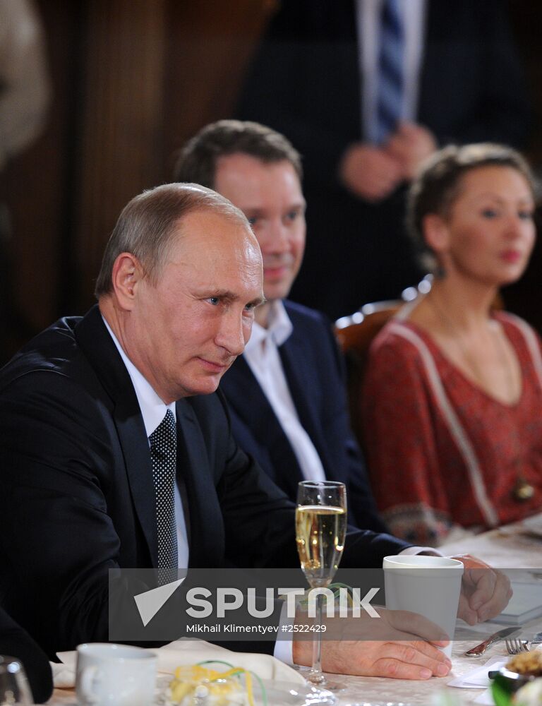 Vladimir Putin visits Theatre of Nations