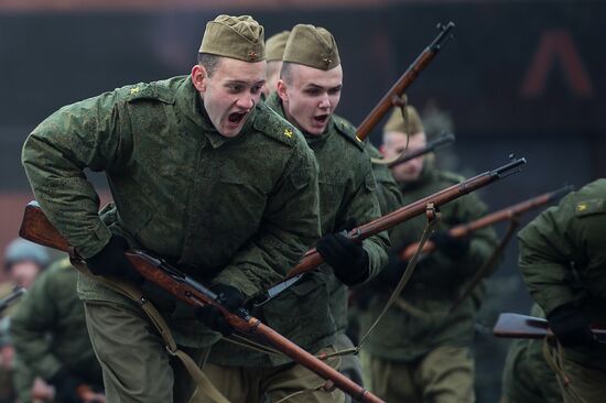 Rehearsing a march devoted to legendary 1941 parade