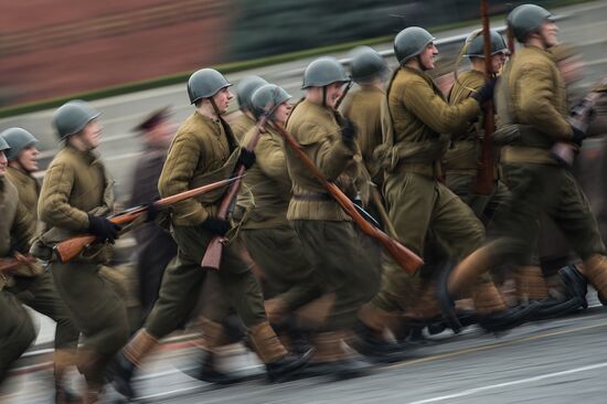 Rehearsing a march devoted to legendary 1941 parade