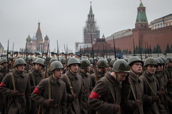 Rehearsing a march devoted to legendary 1941 parade