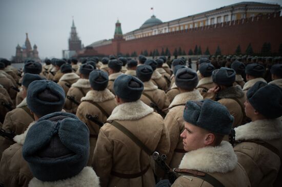 Rehearsing a march devoted to legendary 1941 parade
