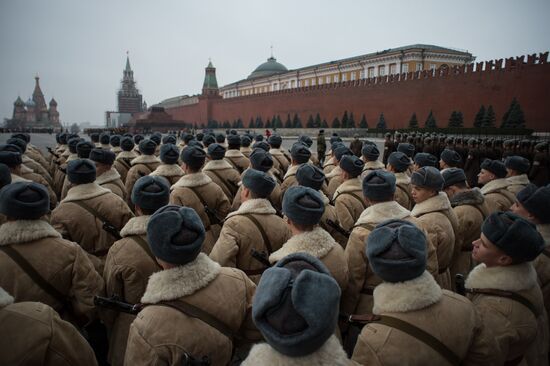 Rehearsing a march devoted to legendary 1941 parade