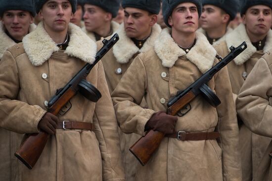 Rehearsing a march devoted to legendary 1941 parade