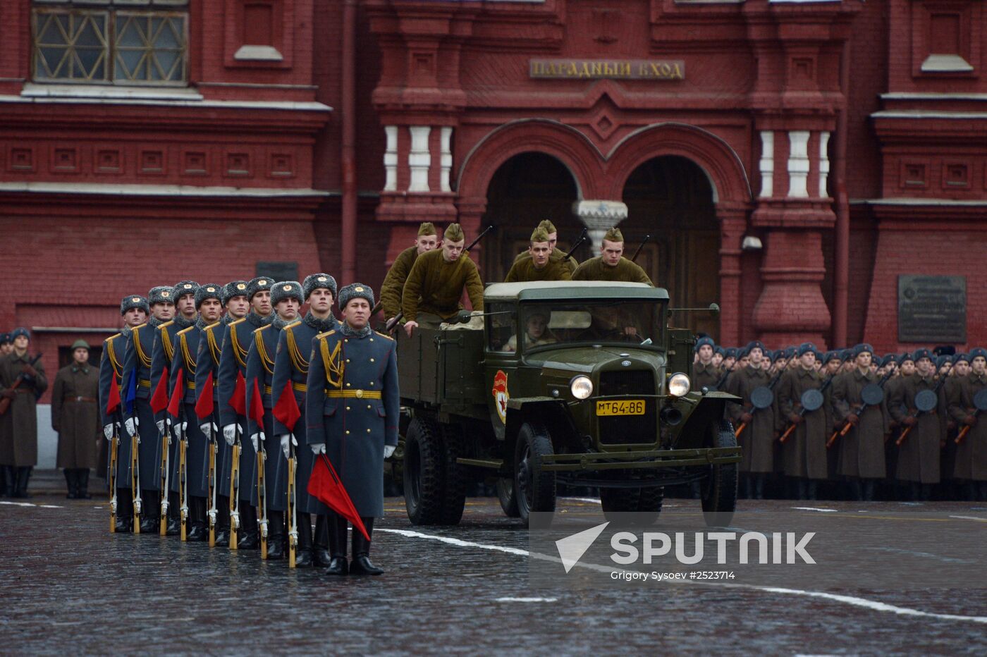 Anniversary march dedicated to November 7, 1941 military parade