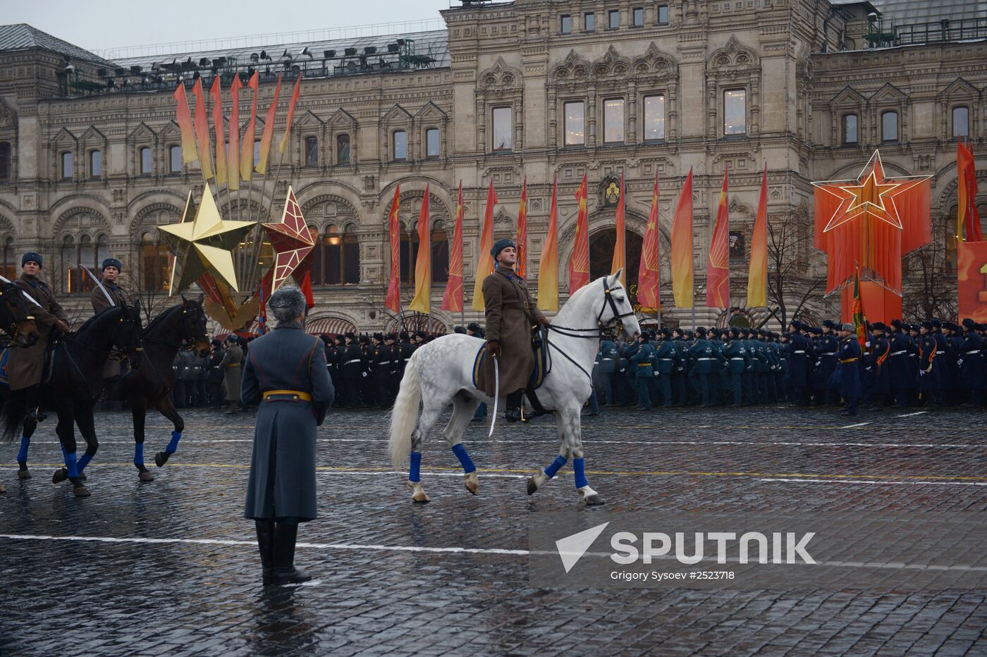 Anniversary march dedicated to November 7, 1941 military parade