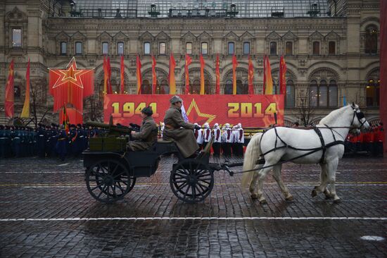 Anniversary march dedicated to November 7, 1941 military parade