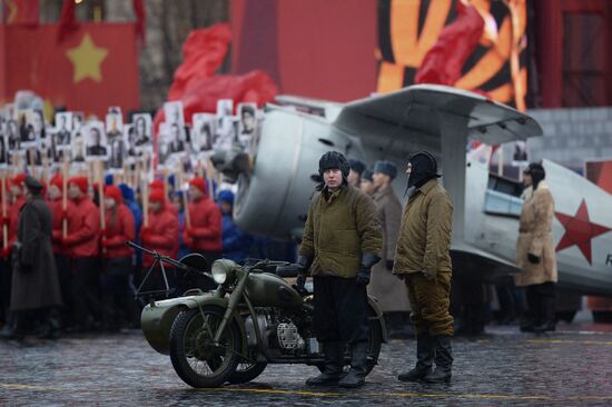Anniversary march dedicated to November 7, 1941 military parade