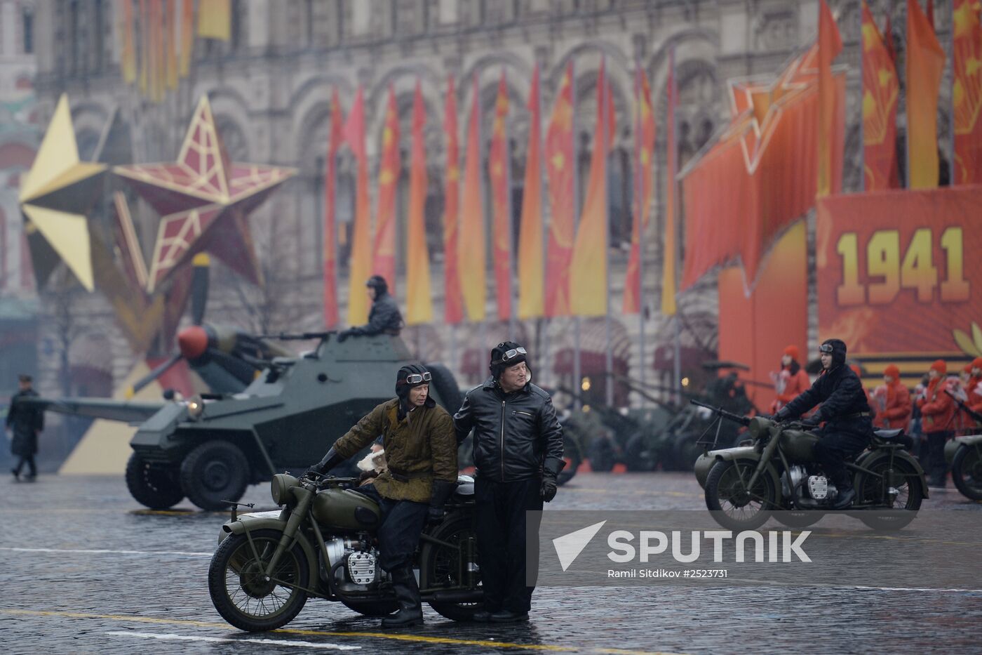 Anniversary march dedicated to November 7, 1941 military parade