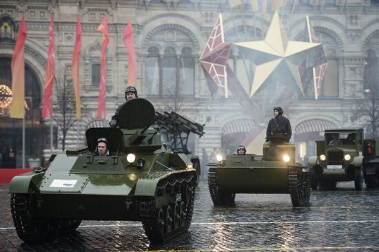 Anniversary march dedicated to November 7, 1941 military parade