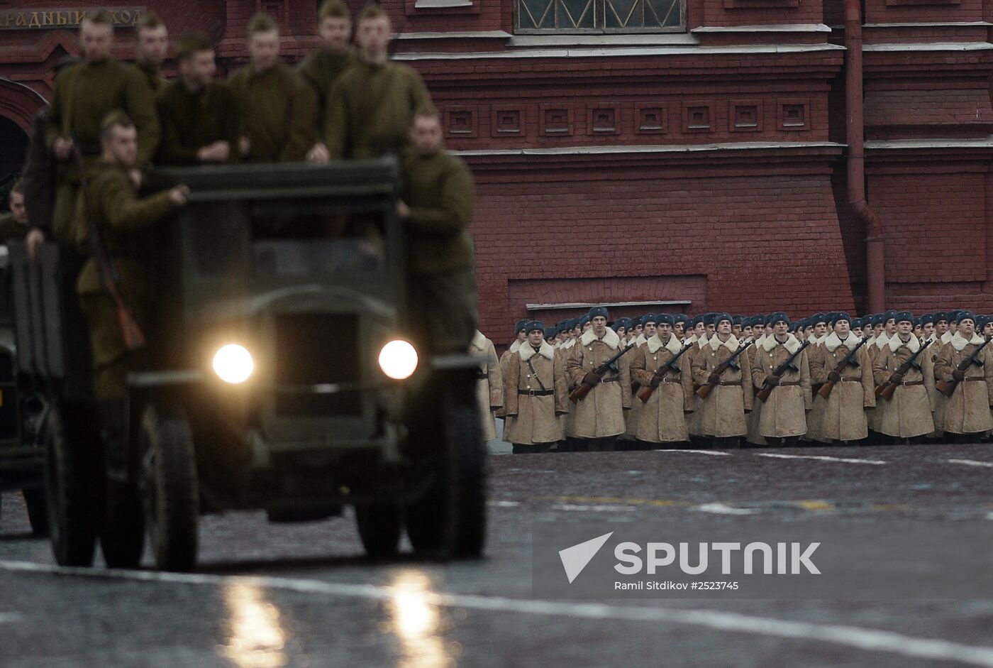 Anniversary march dedicated to November 7, 1941 military parade