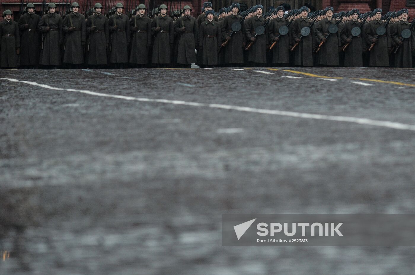 Anniversary march dedicated to November 7, 1941 military parade