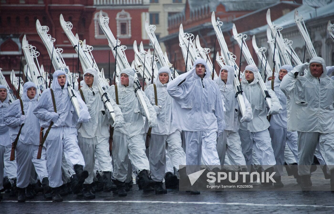 Anniversary march dedicated to November 7, 1941 military parade