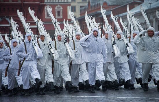 Anniversary march dedicated to November 7, 1941 military parade