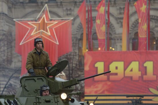 Anniversary march dedicated to November 7, 1941 military parade