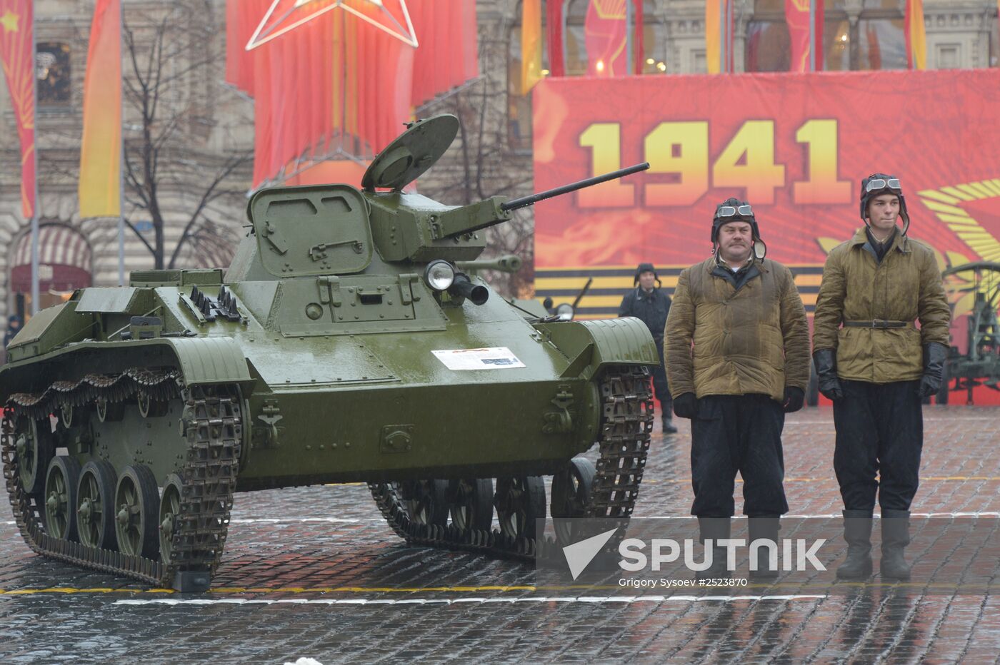 Anniversary march dedicated to November 7, 1941 military parade