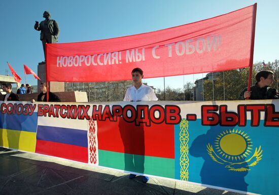 1917 revolution anniversary demonstrations across Russia