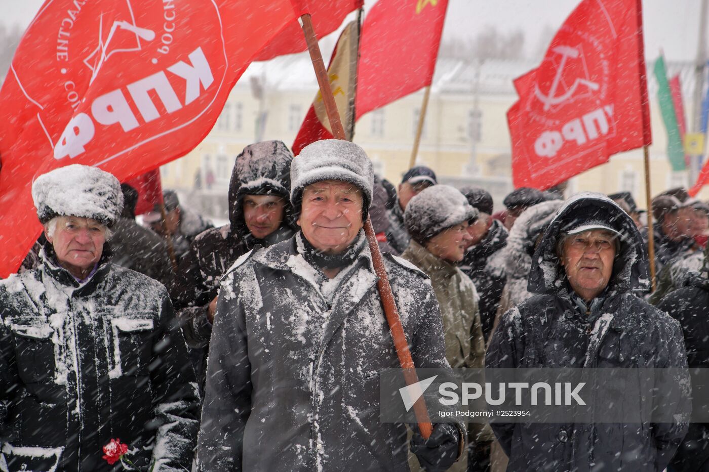 1917 revolution anniversary demonstrations across Russia