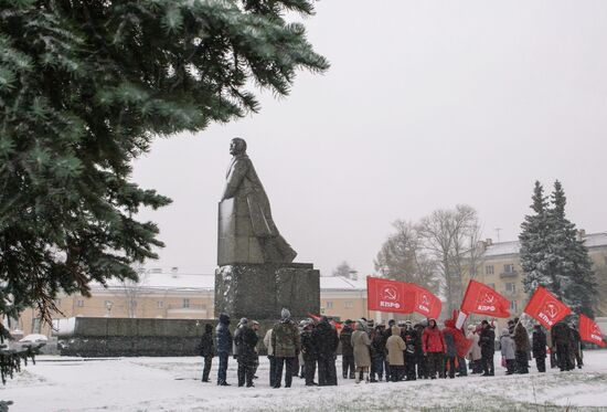 1917 revolution anniversary demonstrations across Russia