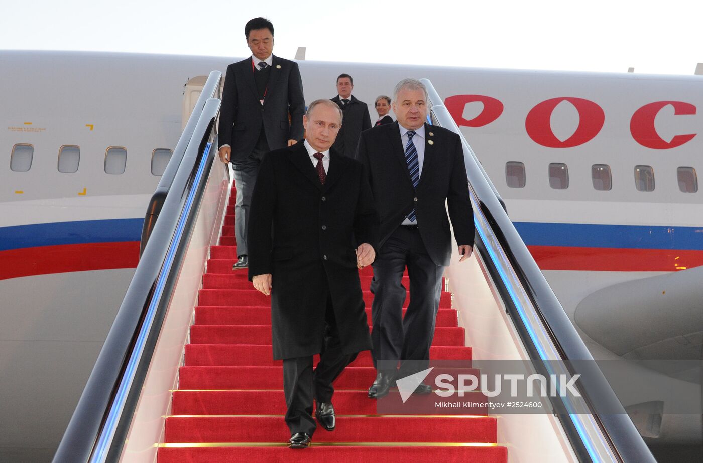 Vladimir Putin visits China