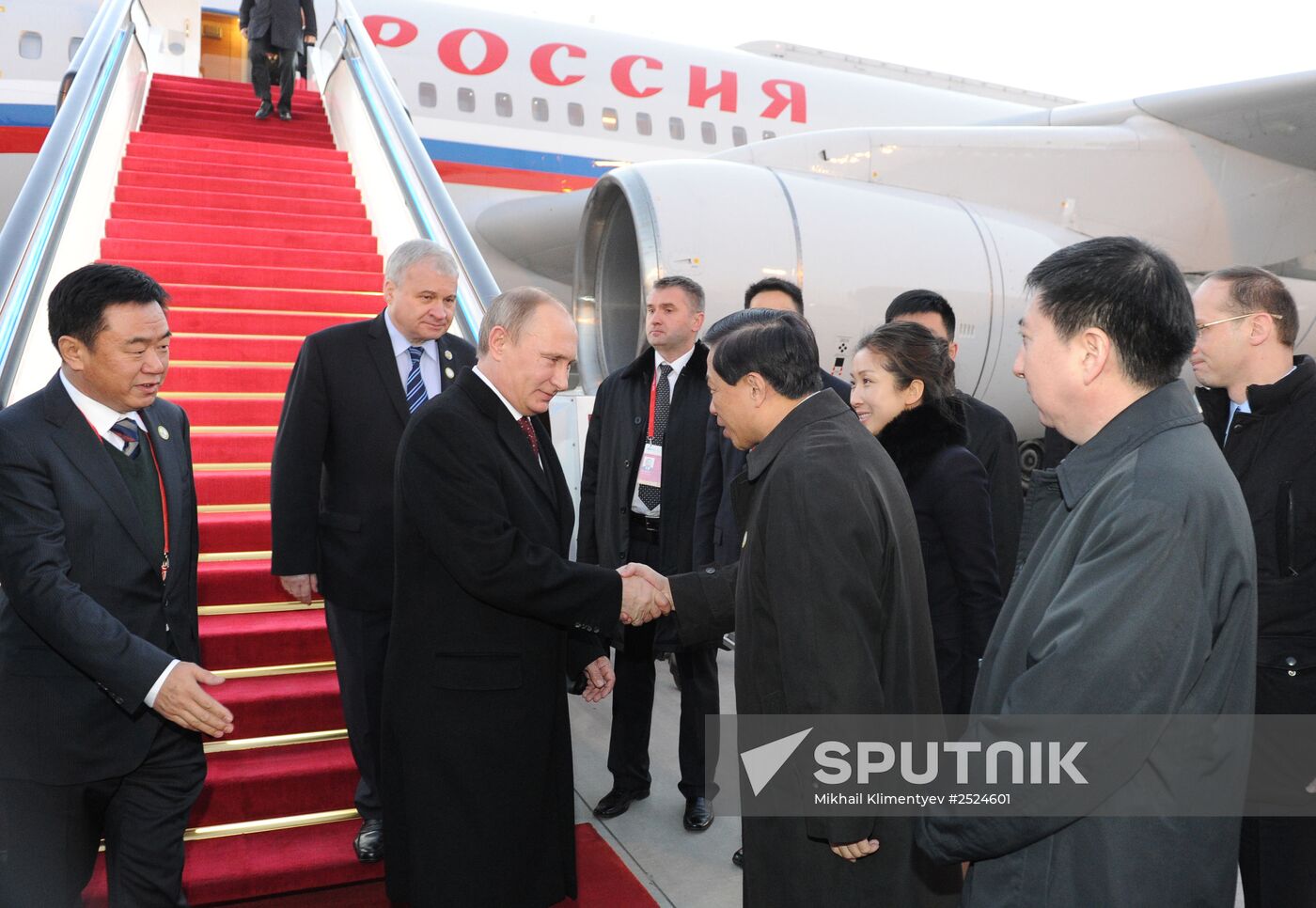 Vladimir Putin visits China