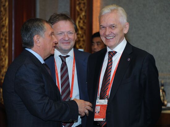 Vladimir Putin visits China