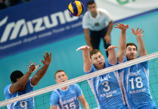 Russian Men's Volleyball Super League. Lokomotiv Novosibirsk vs. Zenit Kazan