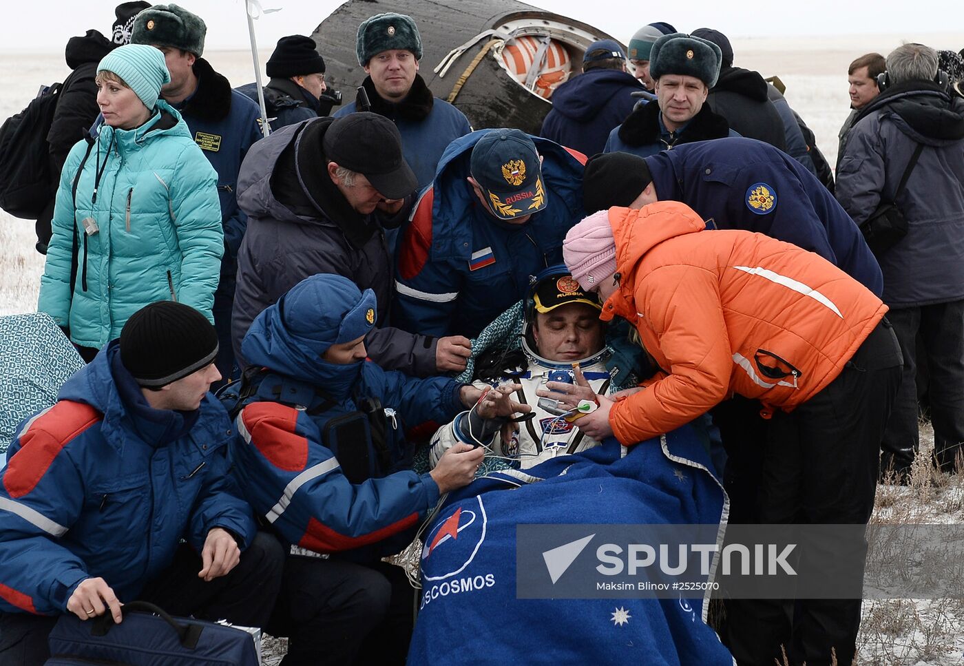 Soyuz TMA-13M lands in Kazakhstan
