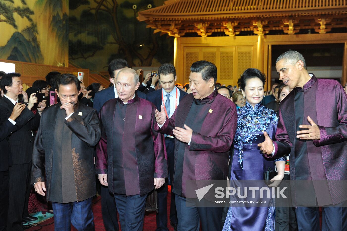 Vladimir Putin visits APEC Economic Leaders' Meeting