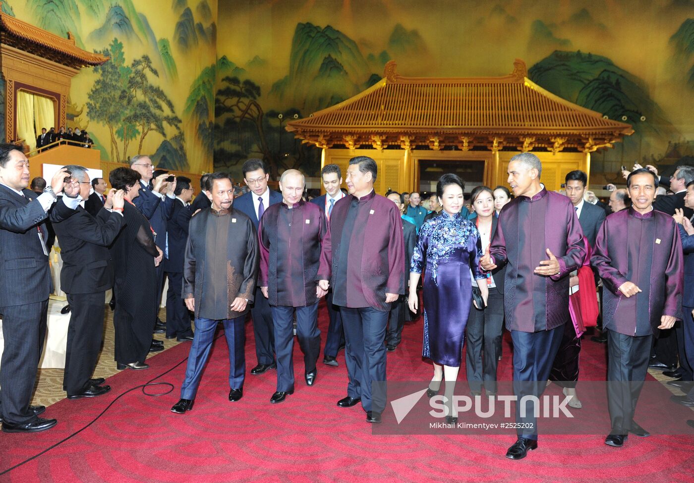 Vladimir Putin visits APEC Economic Leaders' Meeting