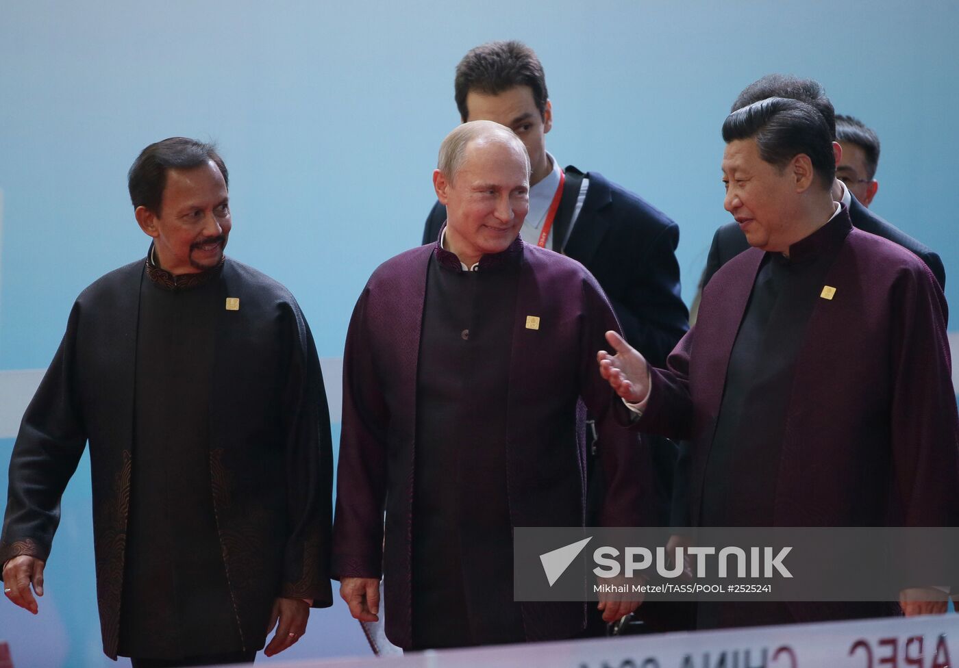 Vladimir Putin visits APEC Economic Leaders' Meeting