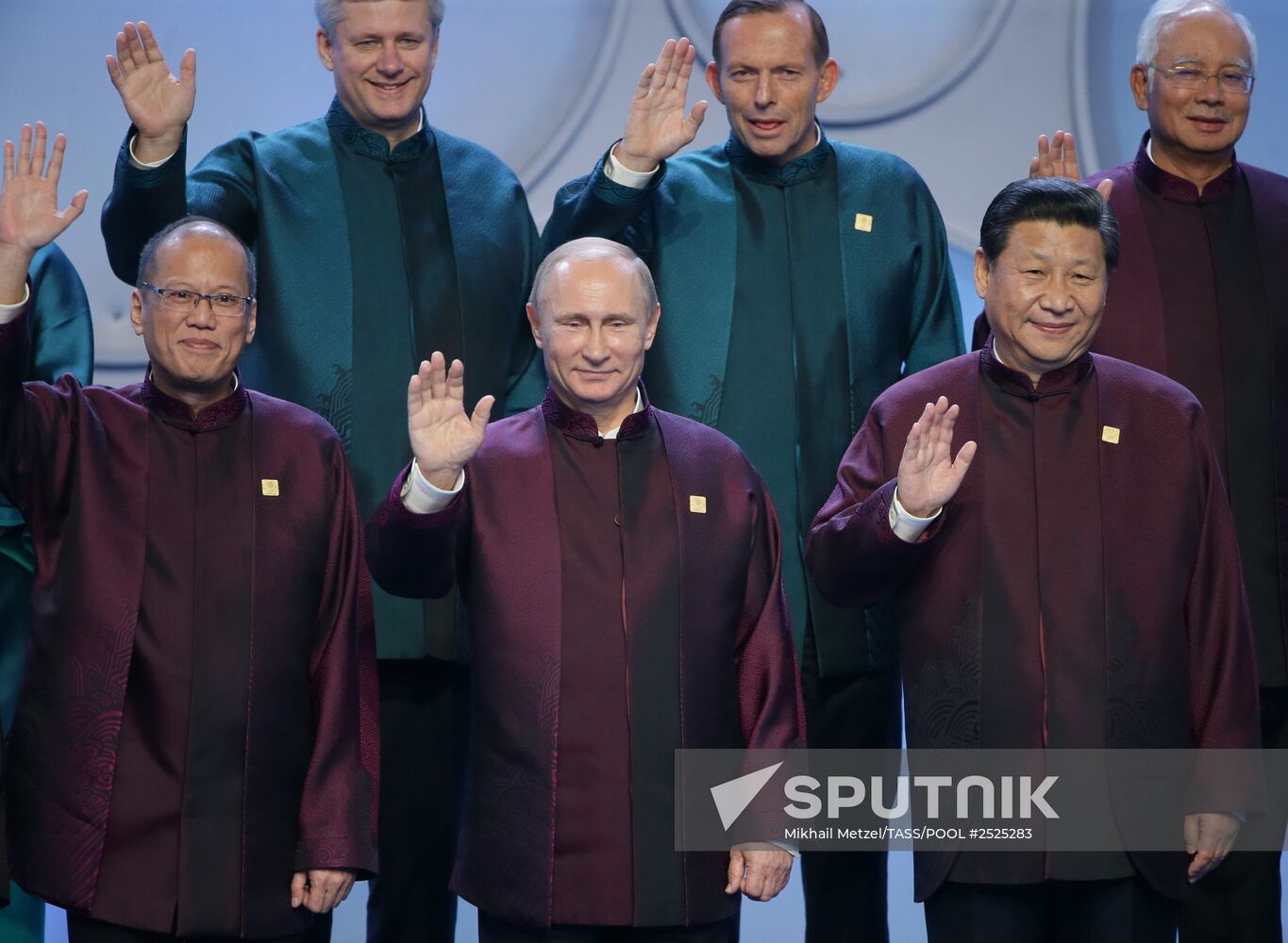 Vladimir Putin visits APEC Economic Leaders' Meeting