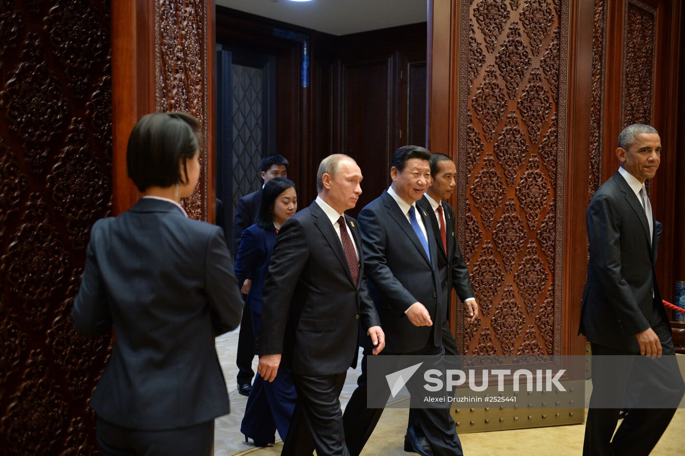 Vladimir Putin attends APEC conference