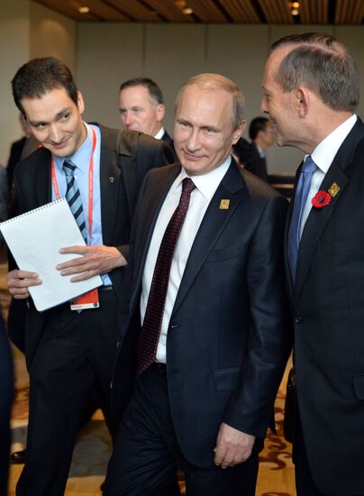 Vladimir Putin attends APEC conference