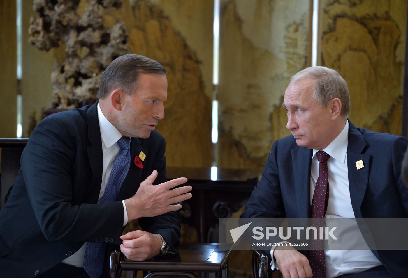 Vladimir Putin attends APEC conference