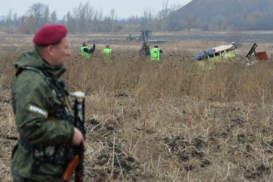 Dutch experts work at Malaysia Airlines Flight MH17 crash site
