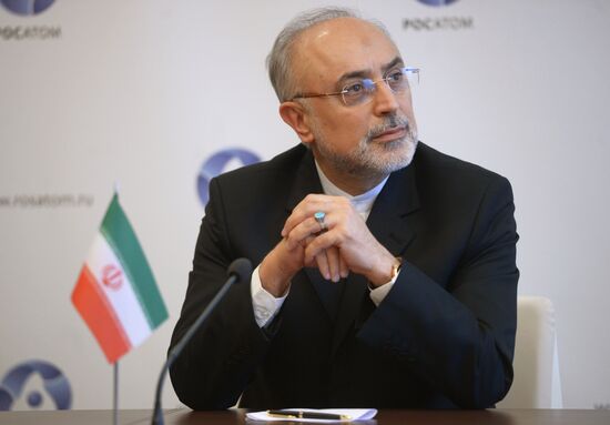 Signing an agreement on the construction of two nuclear power stations in Iran