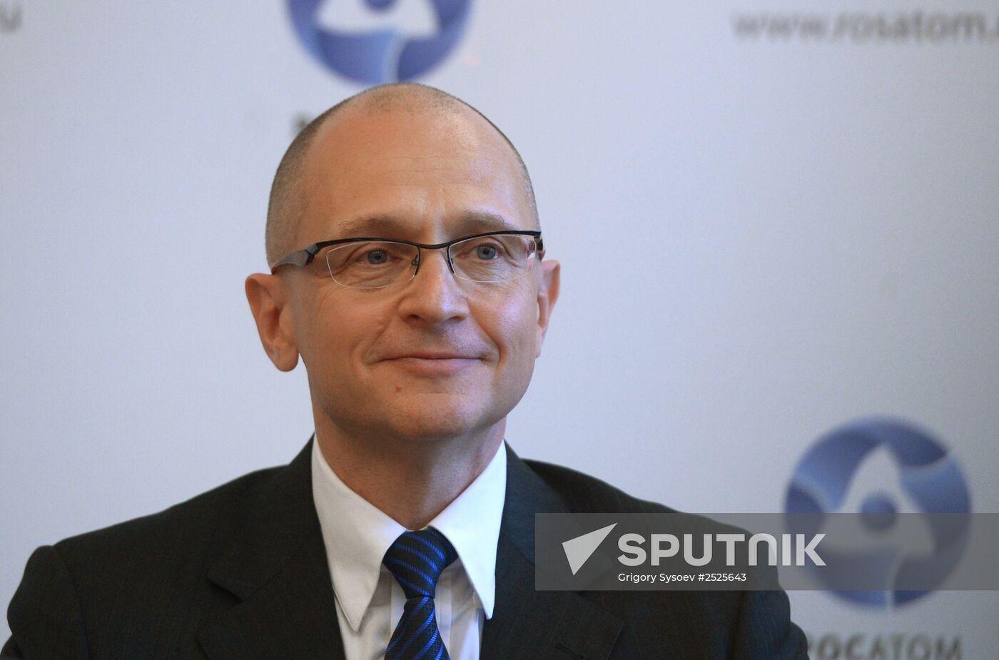 Signing an agreement on the construction of two nuclear power stations in Iran