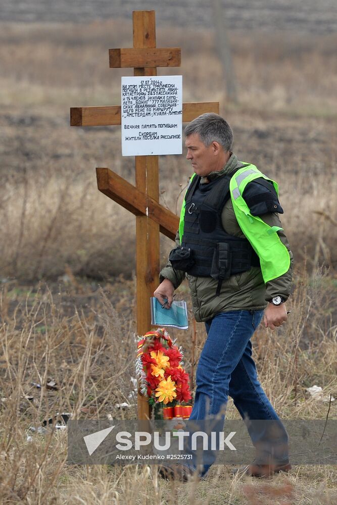 Dutch experts work at Malaysia Airlines Flight MH17 crash site