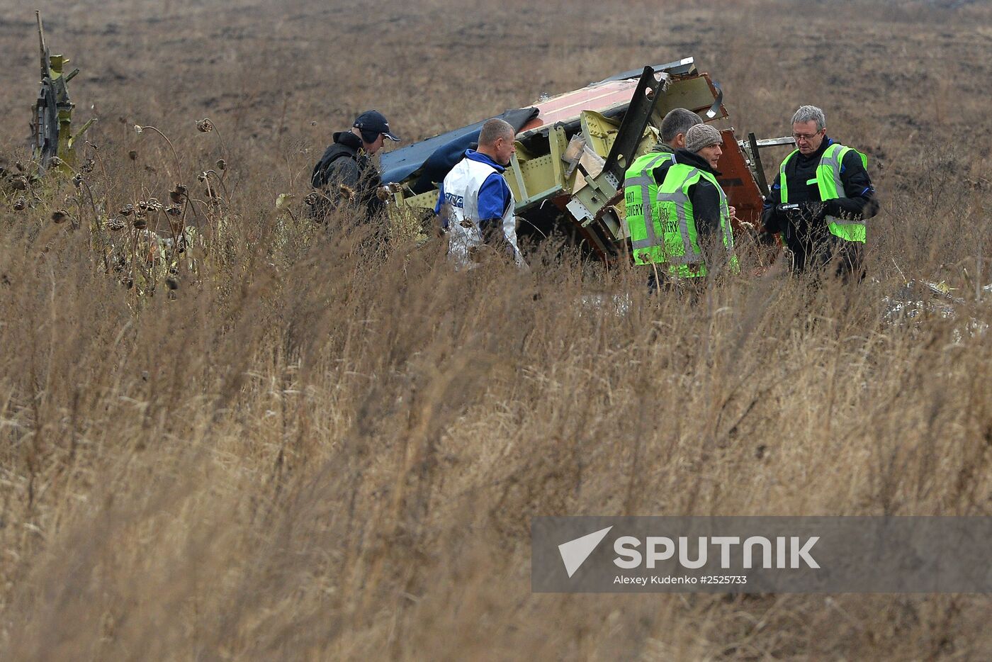 Dutch experts work at Malaysia Airlines Flight MH17 crash site