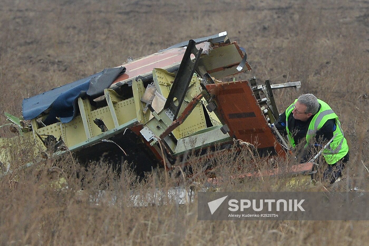 Dutch experts work at Malaysia Airlines Flight MH17 crash site