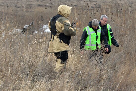 Dutch experts on Malaysian Boeing crash site