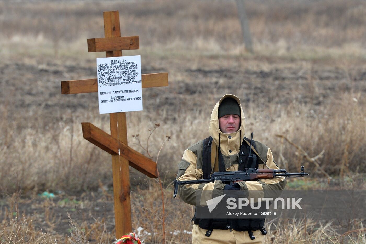 Dutch experts on Malaysian Boeing crash site