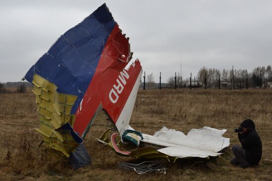 Dutch experts on Malaysian Boeing crash site